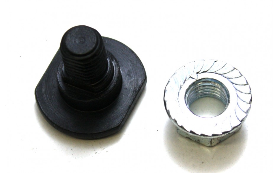 Klingenschraube M12